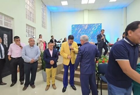 Reseña y bendición Apostólica, Ministerios El Renuevo