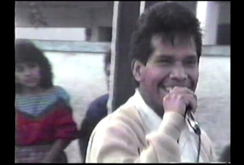 Ps Alonzo Orozco predicando en Parque de San Pedro